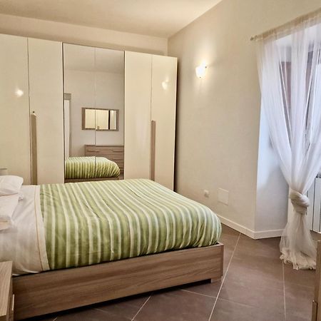 Al Centro Del Centro Apartment By Tramonti L'Aquila Bagian luar foto